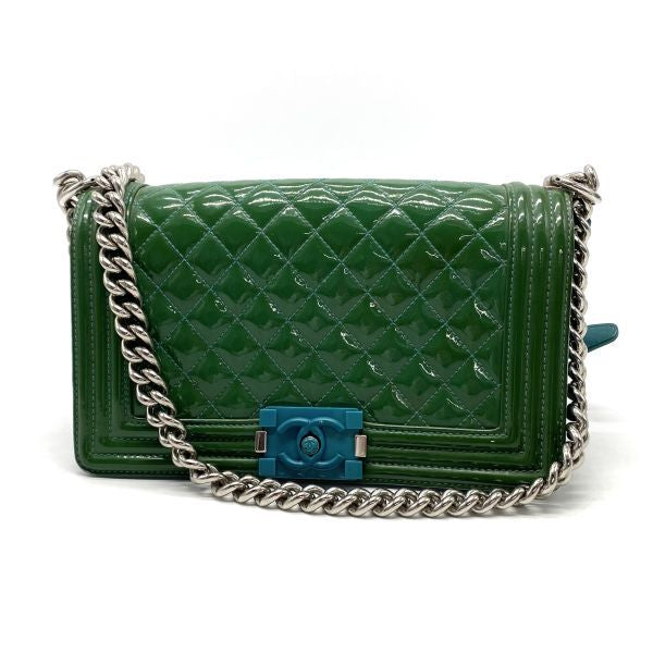 Sac Chanel Boy Cuir Vernis Vert – Chaîne Argent – Pièce Rare Authentifiée
