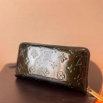 J1223 + m2238 + m1938 + gift et certif sur Chanel